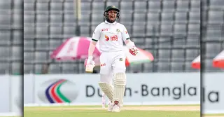 মুশফিকের সেঞ্চুরি, সঙ্গে জোড়া কীর্তি